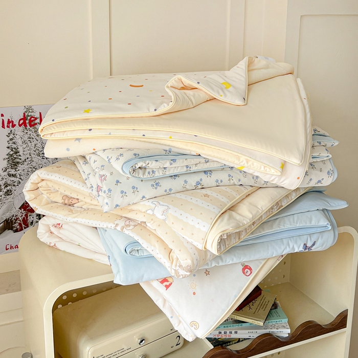 91家纺网 家纺一手货源 找家纺 卡普家居 2026新款A类锦氨凉感印花夏被 组合图仅供参考