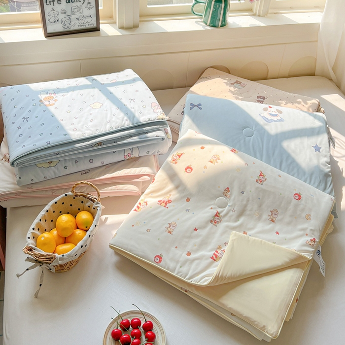 91家纺网 家纺一手货源 找家纺 卡普家居 2026新款A类锦氨凉感印花夏被 组合图仅供参考