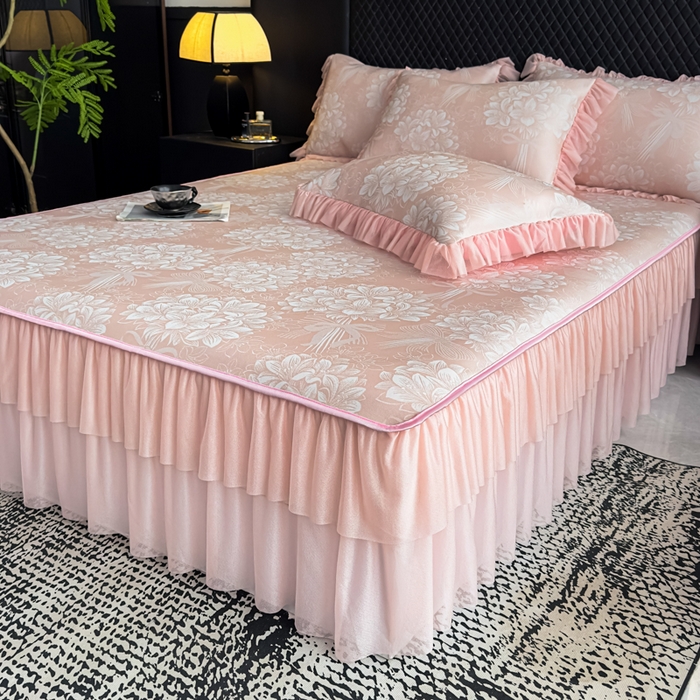 91家纺网 家纺一手货源 找家纺 家之硕家纺 2026春夏新款凉感提花床裙款凉席席子 百合捧花--粉