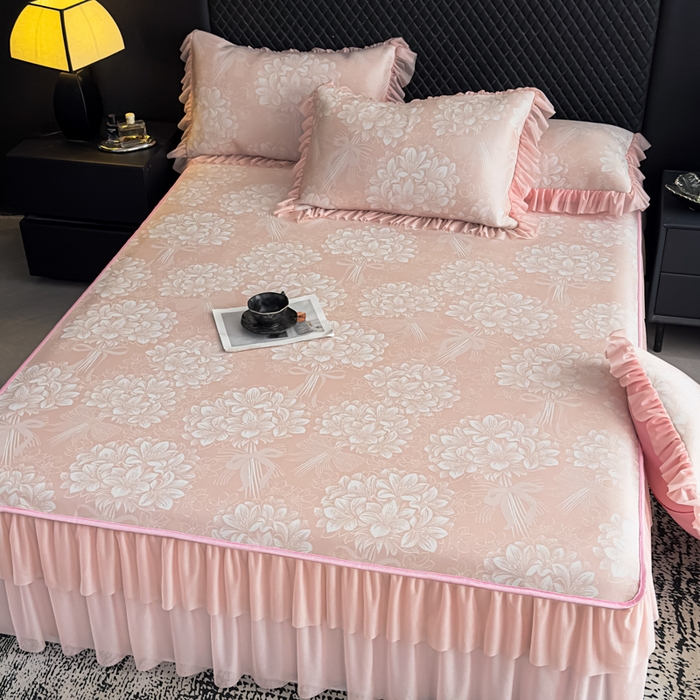 91家纺网 家纺一手货源 找家纺 家之硕家纺 2026春夏新款凉感提花床裙款凉席席子 百合捧花--粉