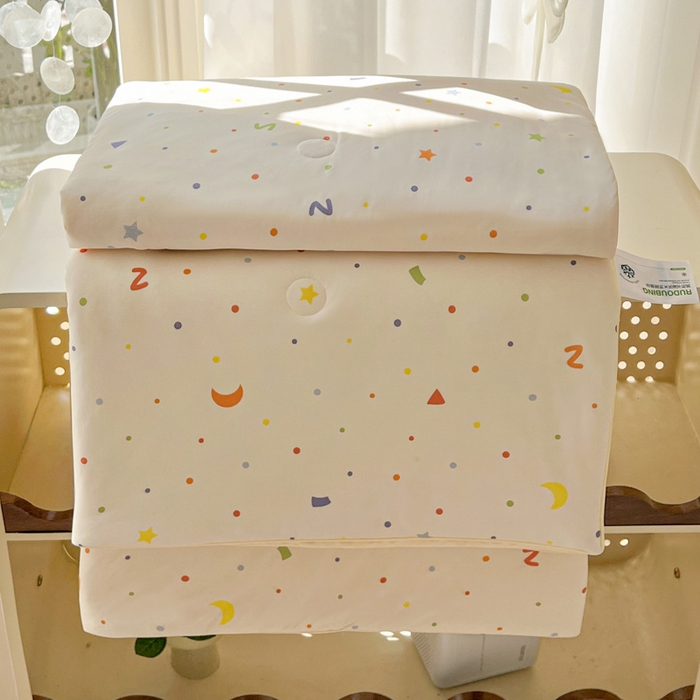 91家纺网 家纺一手货源 找家纺 卡普家居 2026新款A类锦氨凉感印花单床盖凉席 幻彩星月