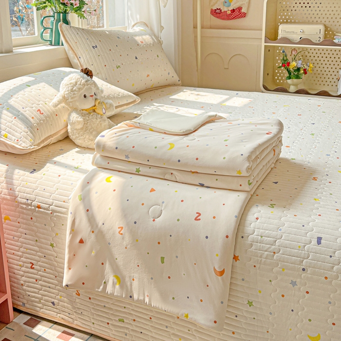 91家纺网 家纺一手货源 找家纺 卡普家居 2026新款A类锦氨凉感印花单床盖凉席 幻彩星月