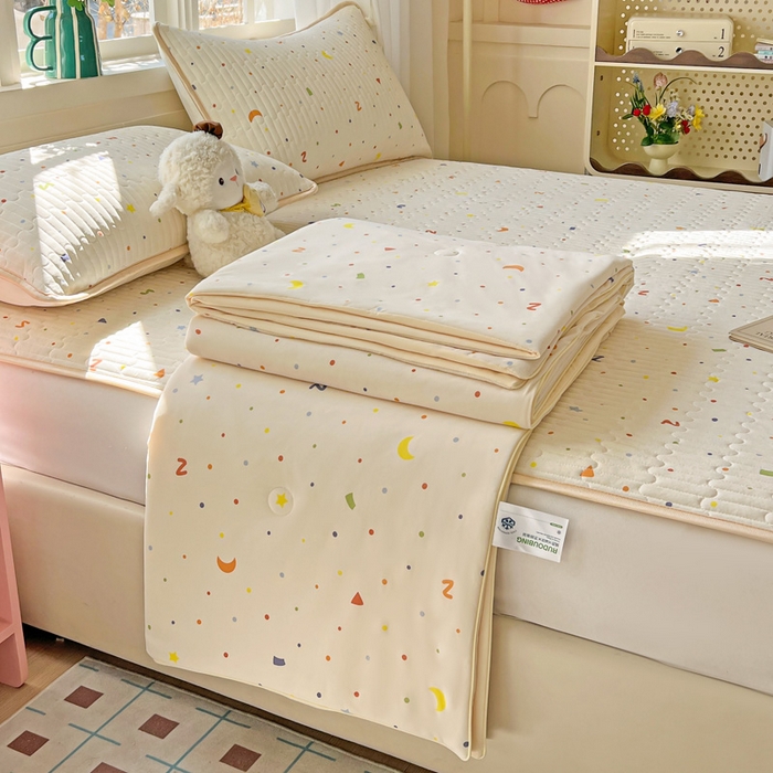 91家纺网 家纺一手货源 找家纺 卡普家居 2026新款A类锦氨凉感印花单床盖凉席 幻彩星月