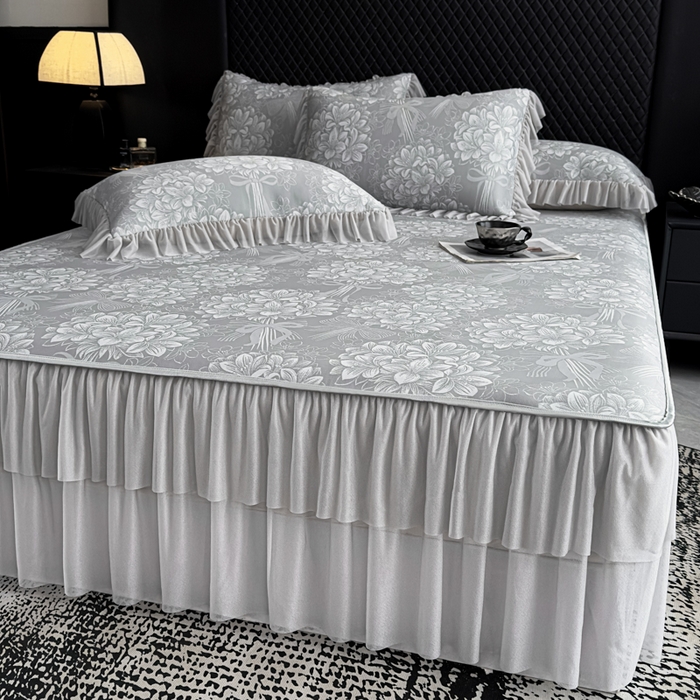 91家纺网 家纺一手货源 找家纺 家之硕家纺 2026春夏新款凉感提花床裙款凉席席子 百合捧花--浅灰