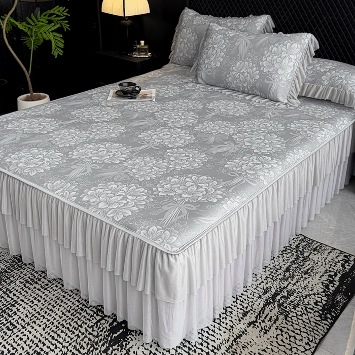 91家纺网 家纺一手货源 找家纺 家之硕家纺 2026春夏新款凉感提花床裙款凉席席子 百合捧花--浅灰