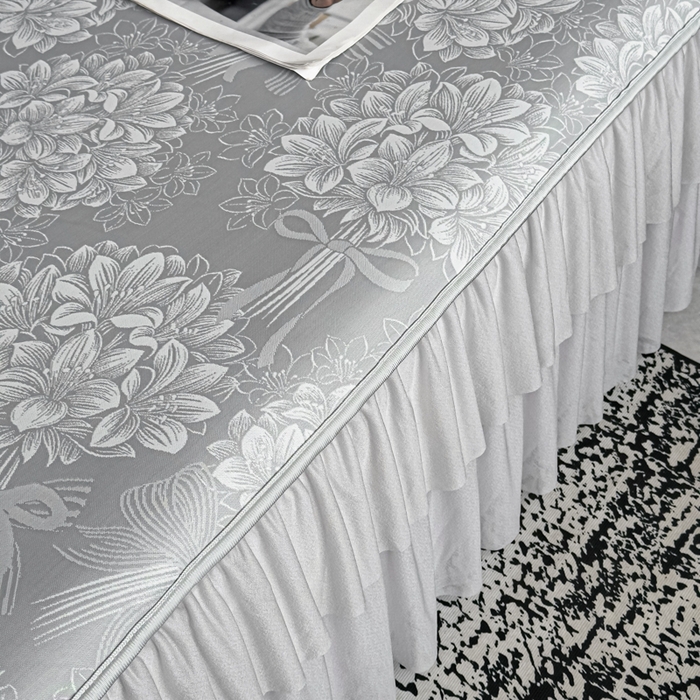 91家纺网 家纺一手货源 找家纺 家之硕家纺 2026春夏新款凉感提花床裙款凉席席子 百合捧花--浅灰