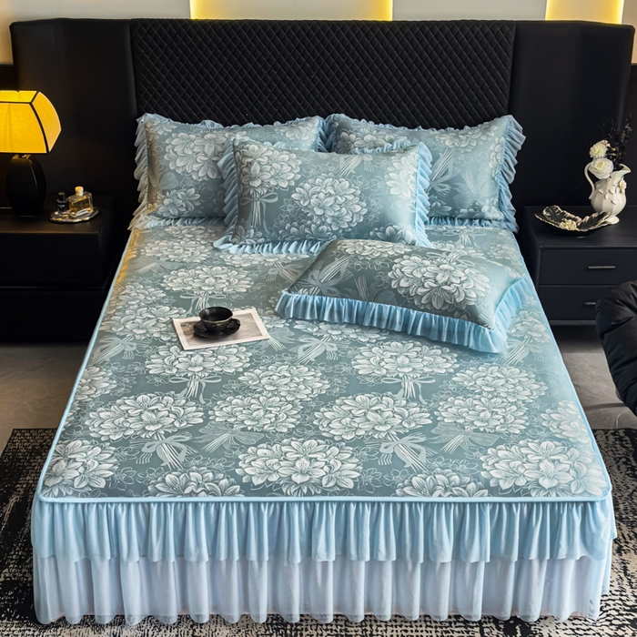 91家纺网 家纺一手货源 找家纺 家之硕家纺 2026春夏新款凉感提花床裙款凉席席子 百合捧花--深蓝