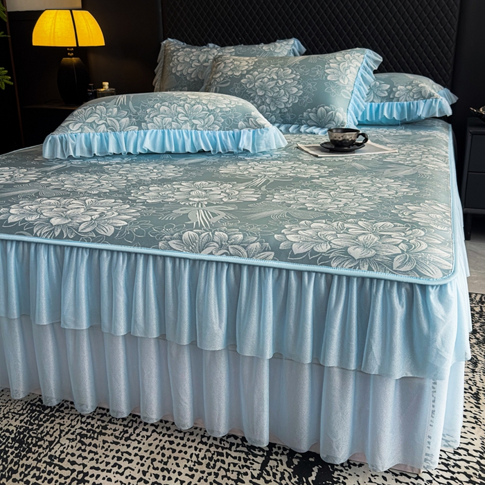 91家纺网 家纺一手货源 找家纺 家之硕家纺 2026春夏新款凉感提花床裙款凉席席子 百合捧花--深蓝