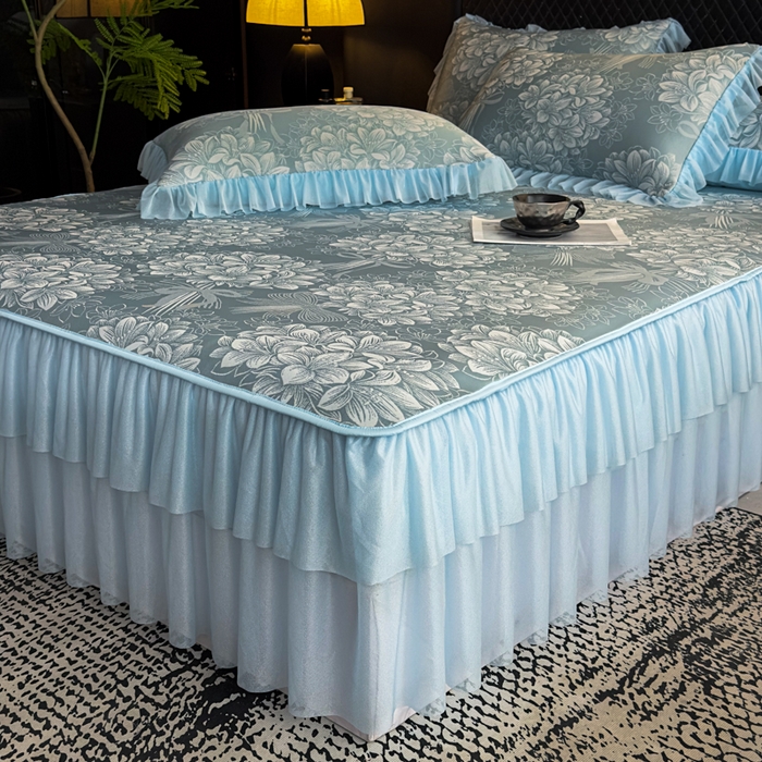 91家纺网 家纺一手货源 找家纺 家之硕家纺 2026春夏新款凉感提花床裙款凉席席子 百合捧花--深蓝