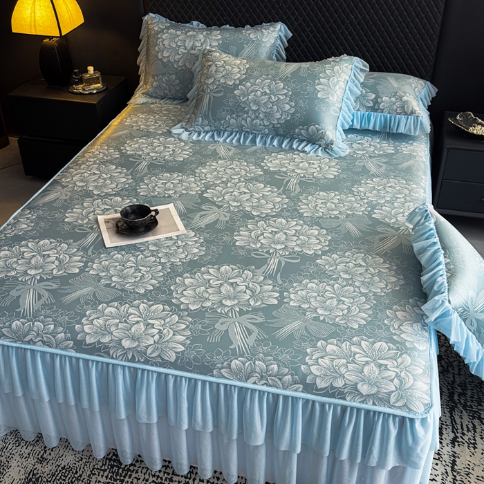 91家纺网 家纺一手货源 找家纺 家之硕家纺 2026春夏新款凉感提花床裙款凉席席子 百合捧花--深蓝