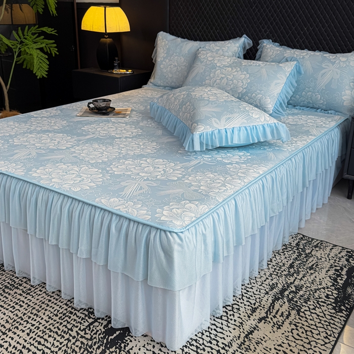 91家纺网 家纺一手货源 找家纺 家之硕家纺 2026春夏新款凉感提花床裙款凉席席子 百合捧花--天蓝