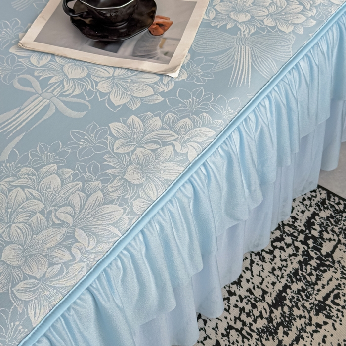 91家纺网 家纺一手货源 找家纺 家之硕家纺 2026春夏新款凉感提花床裙款凉席席子 百合捧花--天蓝