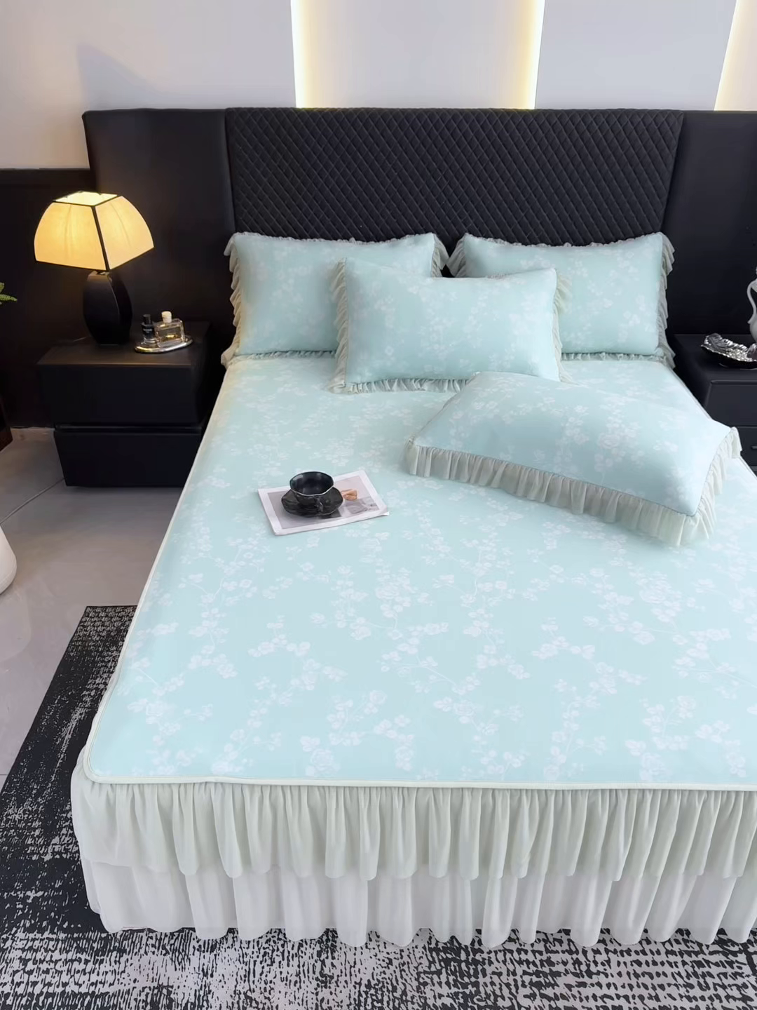 91家纺网 家纺一手货源 找家纺 家之硕家纺 2026春夏新款凉感提花床裙款凉席席子 蔷薇玫瑰--绿