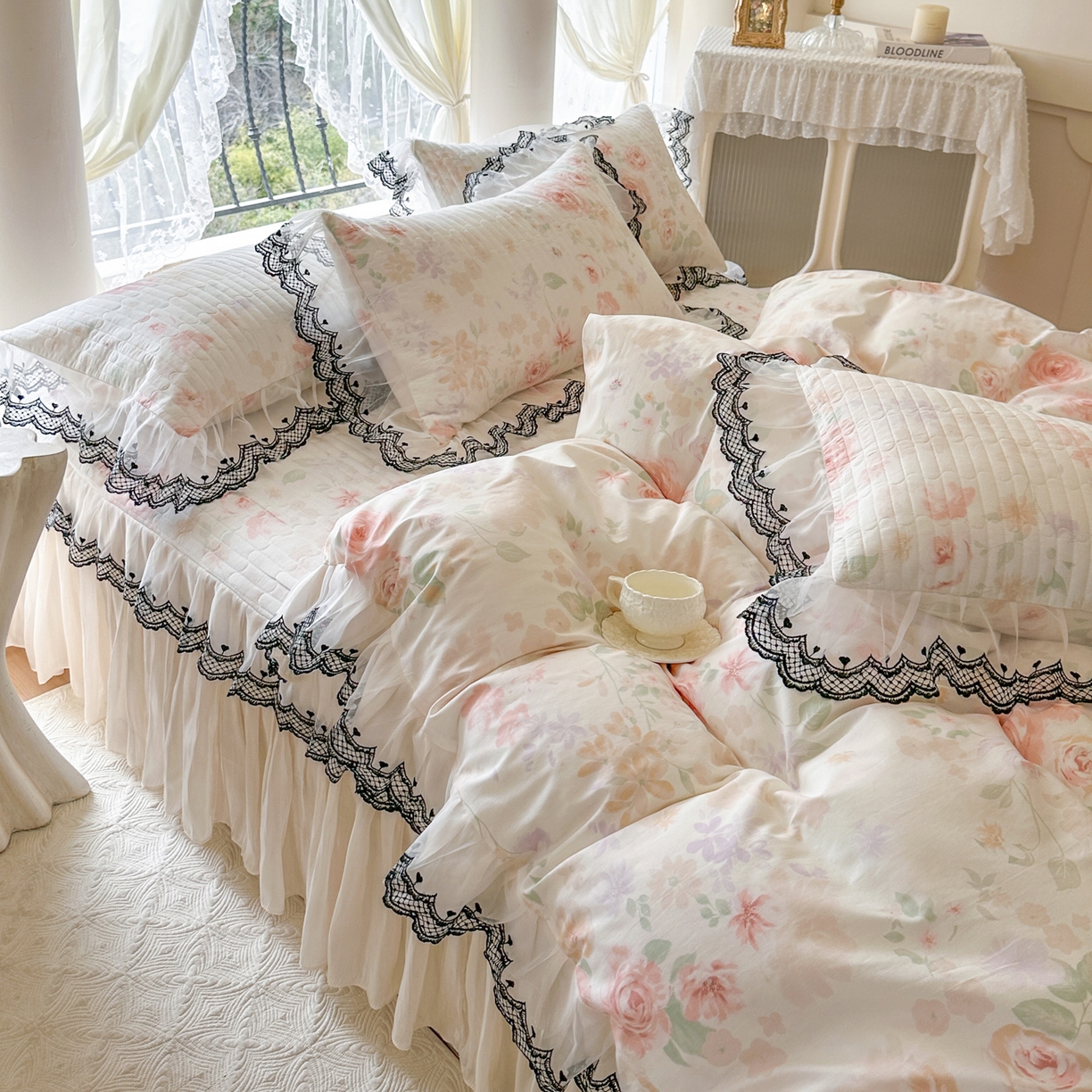 91家纺网 家纺一手货源 找家纺 恋尚 2026春夏新款全棉纯棉印花床裙四件套 床裙四件控价270起 巴黎清梦