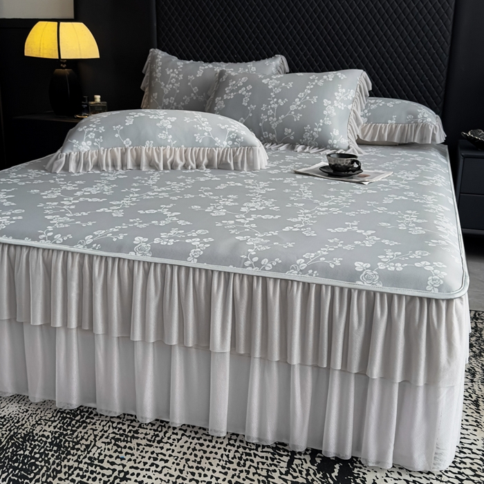 91家纺网 家纺一手货源 找家纺 家之硕家纺 2026春夏新款凉感提花床裙款凉席席子 蔷薇玫瑰--深灰