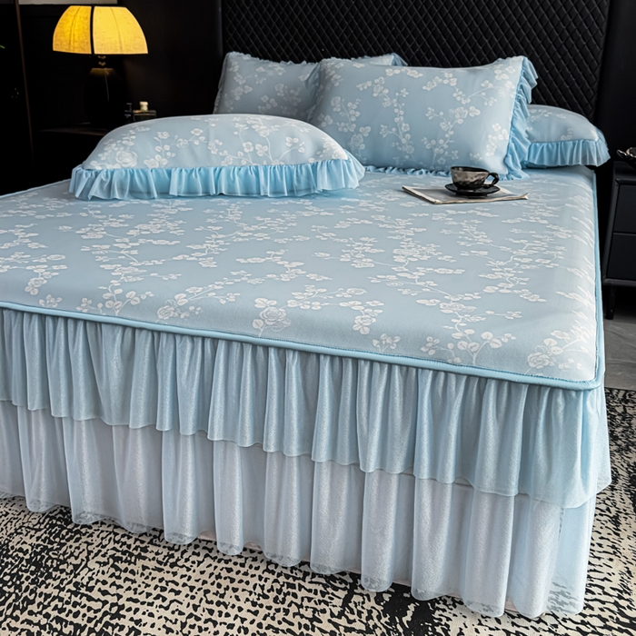 91家纺网 家纺一手货源 找家纺 家之硕家纺 2026春夏新款凉感提花床裙款凉席席子 蔷薇玫瑰--天蓝