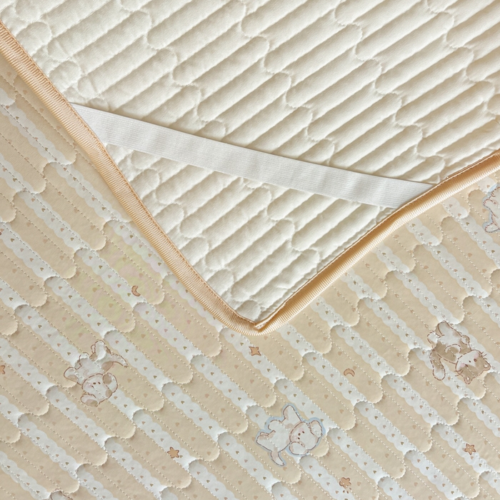 91家纺网 家纺一手货源 找家纺 卡普家居 2026新款A类锦氨凉感印花单床盖凉席 奶黄泰迪