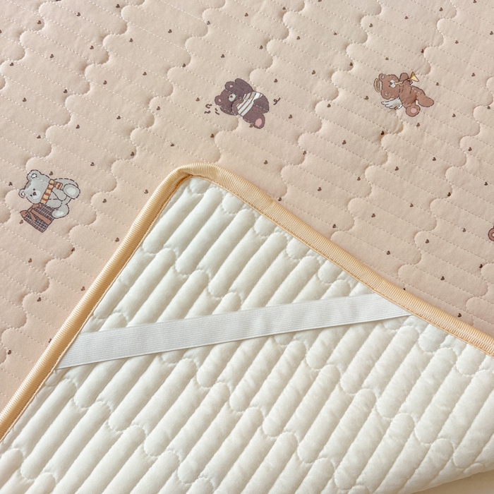 91家纺网 家纺一手货源 找家纺 卡普家居 2026新款A类锦氨凉感印花单床盖凉席 软糖小熊