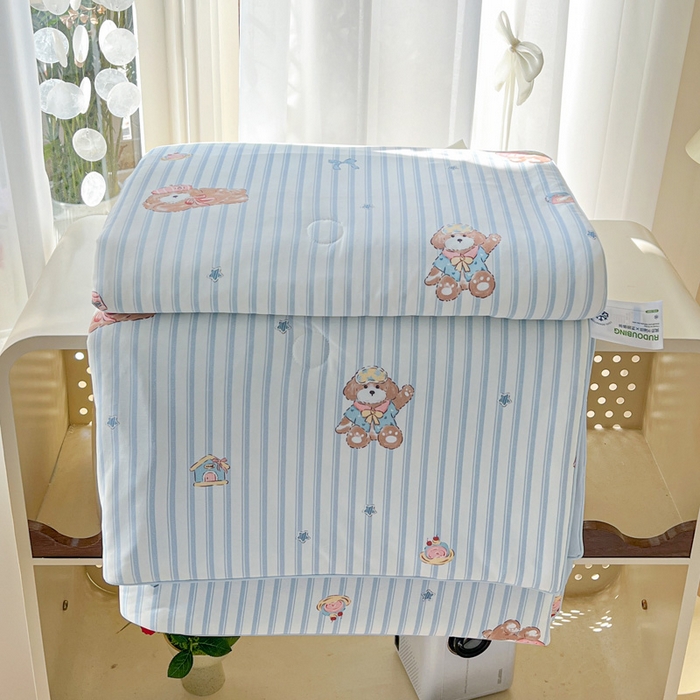 91家纺网 家纺一手货源 找家纺 卡普家居 2026新款A类锦氨凉感印花单床盖凉席 条纹熊