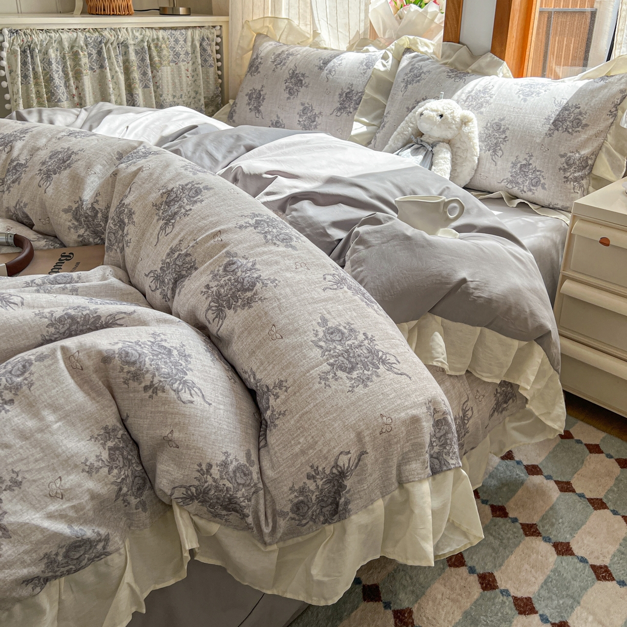 91家纺网 家纺一手货源 找家纺 耀悦家纺 2026新款全棉纯棉双层纱花边四件套a类新中式小清新床笠枕套被套 芸梦花笺