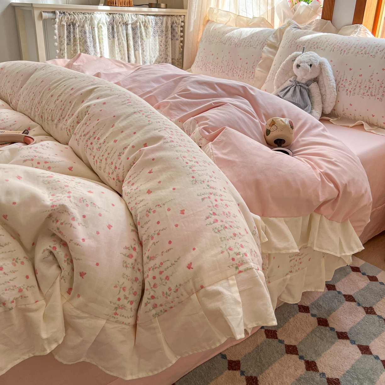 91家纺网 家纺一手货源 找家纺 耀悦家纺 2026新款全棉纯棉双层纱花边四件套a类新中式小清新床笠枕套被套 粉樱漫野