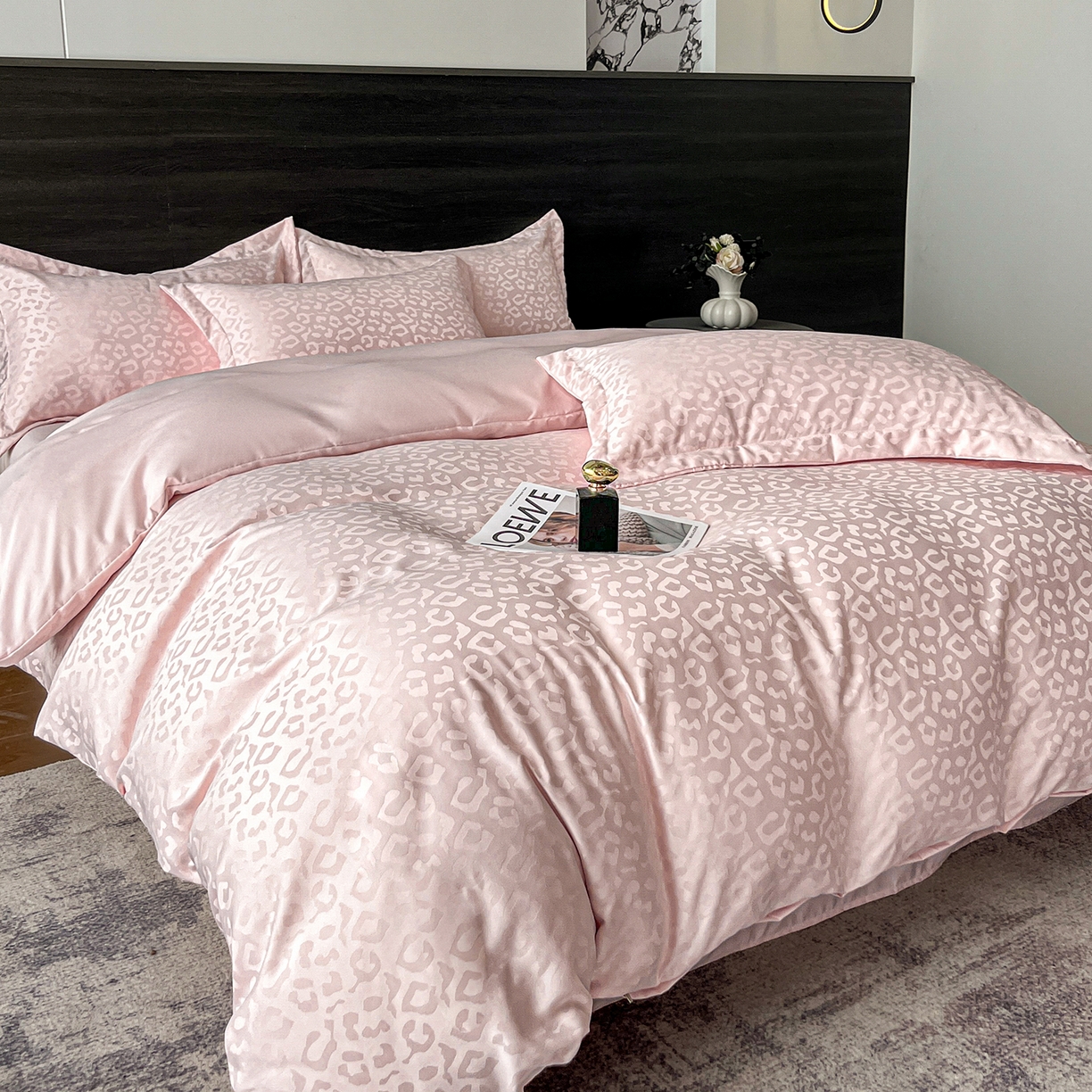 91家纺网 家纺一手货源 找家纺 你好美丽 2026新款豹纹水洗真丝提花简约暗合四件套 豹纹·粉