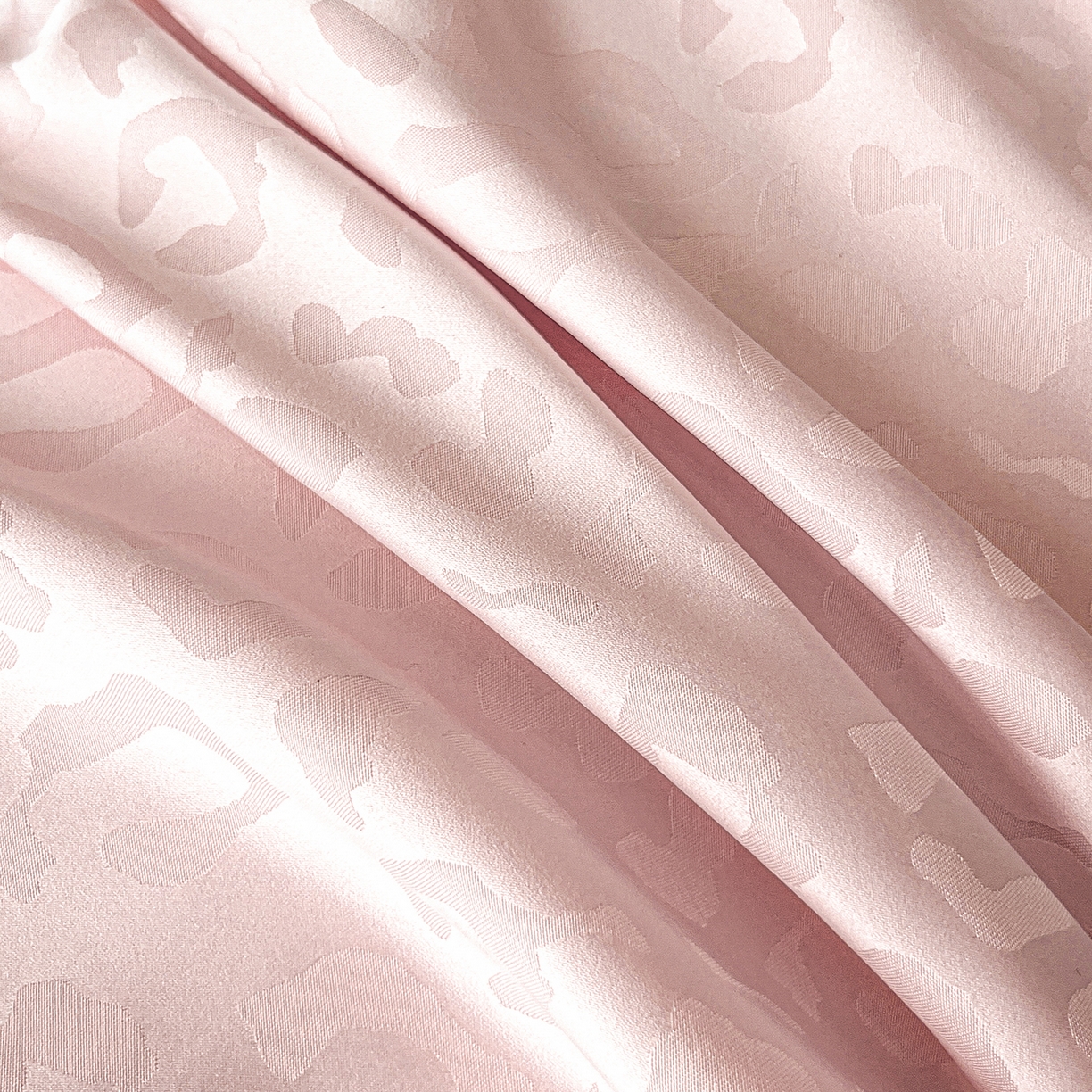 91家纺网 家纺一手货源 找家纺 你好美丽 2026新款豹纹水洗真丝提花简约暗合四件套 豹纹·粉