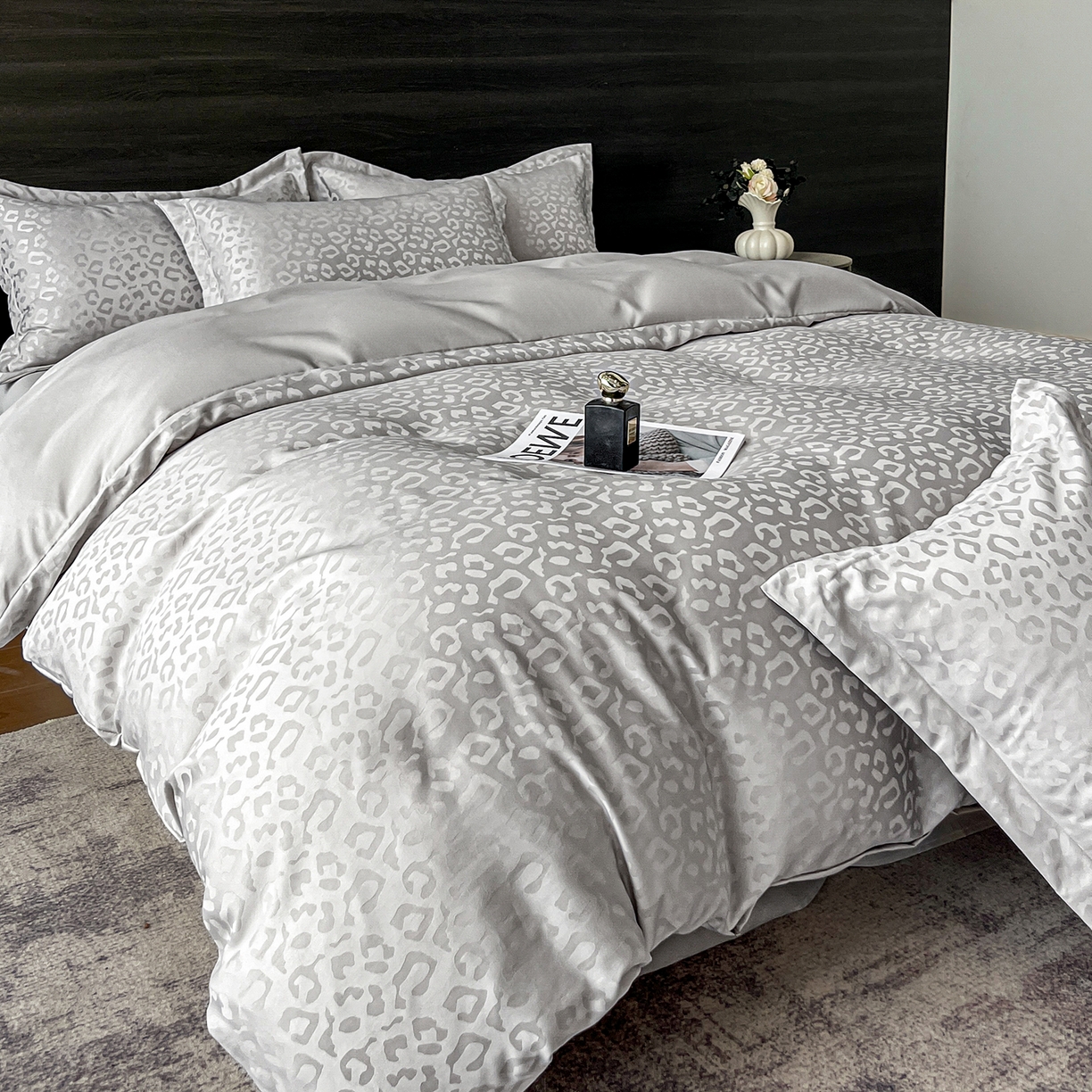 91家纺网 家纺一手货源 找家纺 你好美丽 2026新款豹纹水洗真丝提花简约暗合四件套 豹纹·灰