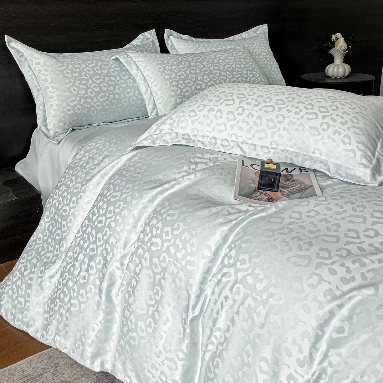 91家纺网 家纺一手货源 找家纺 你好美丽 2026新款豹纹水洗真丝提花简约暗合四件套 豹纹·蓝