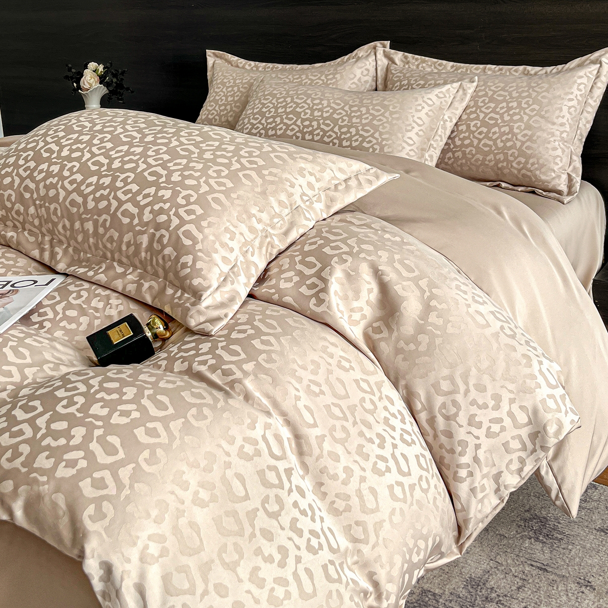 91家纺网 家纺一手货源 找家纺 你好美丽 2026新款豹纹水洗真丝提花简约暗合四件套 豹纹·香槟色