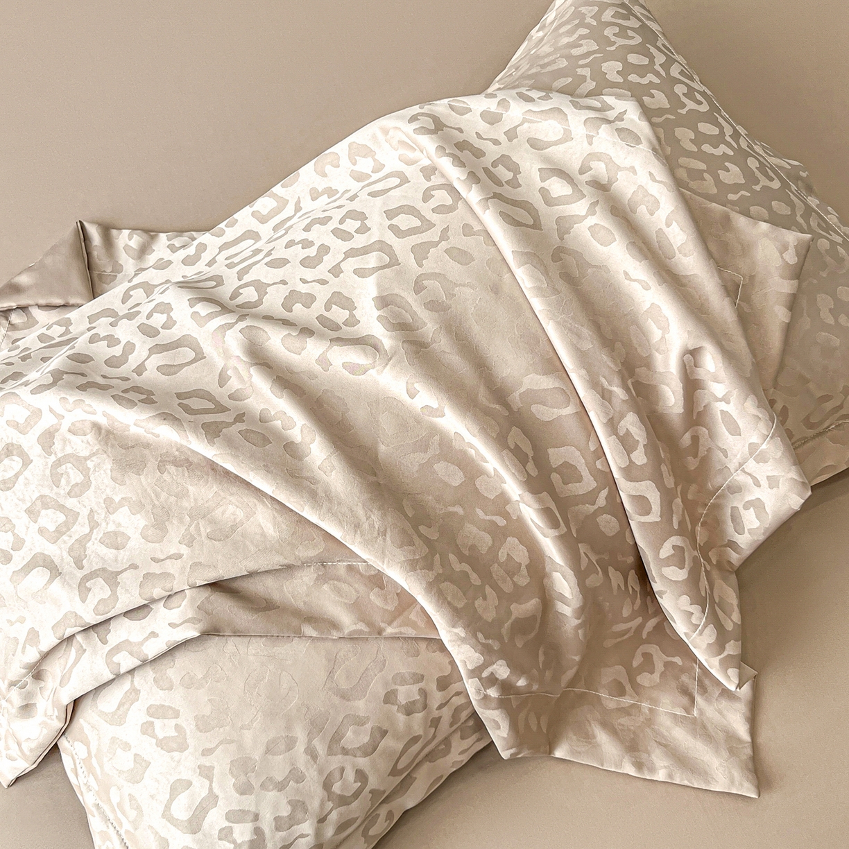 91家纺网 家纺一手货源 找家纺 你好美丽 2026新款豹纹水洗真丝提花简约暗合四件套 豹纹·香槟色