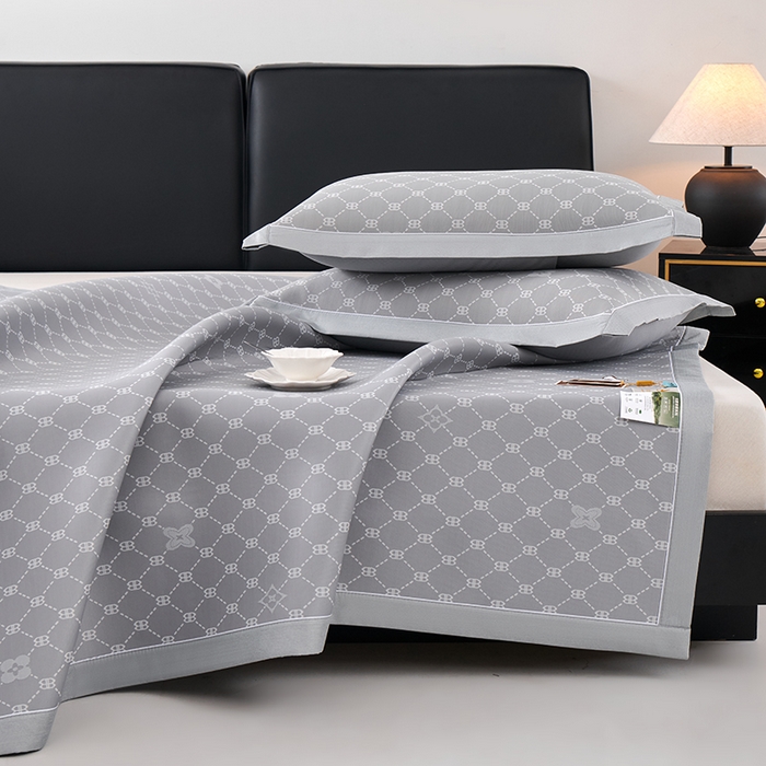 91家纺网 家纺一手货源 找家纺 小牛席业 2026春夏新款轻奢菱格提花冰丝席凉席席子空调软席 灰色