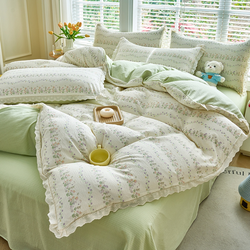 91家纺网 家纺一手货源 找家纺 钰锦珀家纺 2026春夏新款云感皱皱纱镂空花边三件套四件套 春日花园