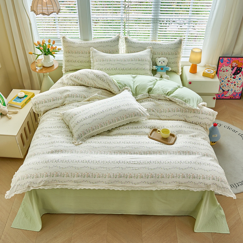 91家纺网 家纺一手货源 找家纺 钰锦珀家纺 2026春夏新款云感皱皱纱镂空花边三件套四件套 春日花园