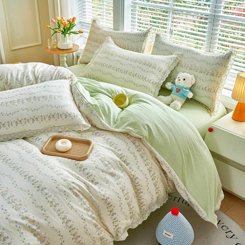 91家纺网 家纺一手货源 找家纺 钰锦珀家纺 2026春夏新款云感皱皱纱镂空花边三件套四件套 春日花园