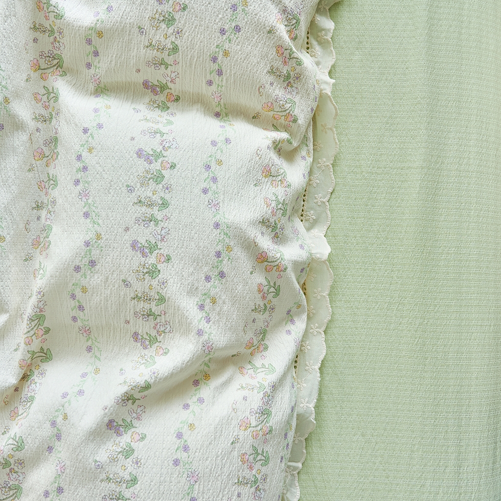 91家纺网 家纺一手货源 找家纺 钰锦珀家纺 2026春夏新款云感皱皱纱镂空花边三件套四件套 春日花园