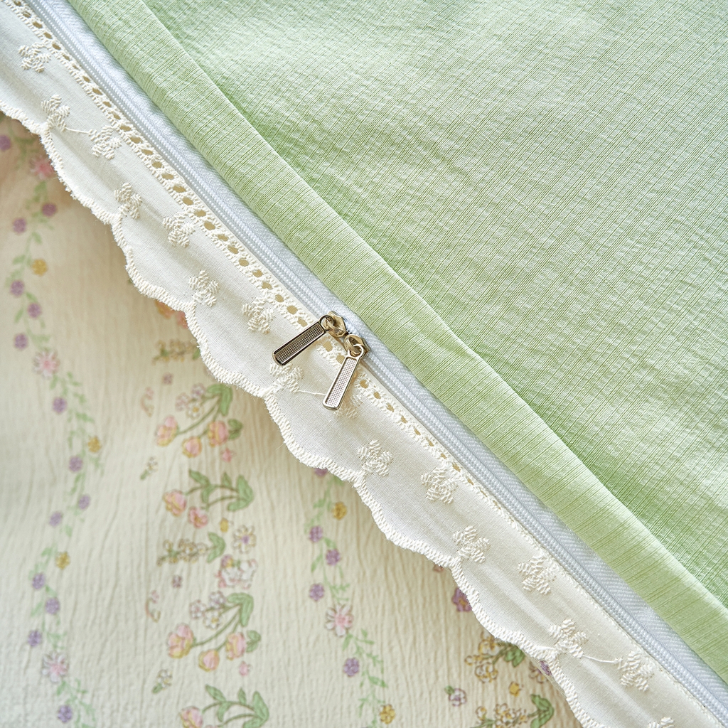 91家纺网 家纺一手货源 找家纺 钰锦珀家纺 2026春夏新款云感皱皱纱镂空花边三件套四件套 春日花园