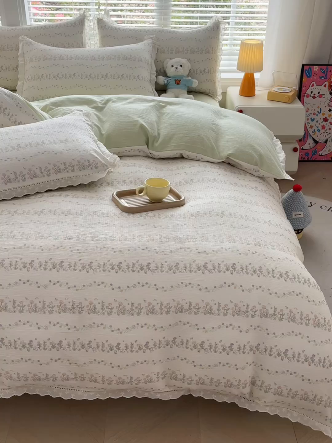 91家纺网 家纺一手货源 找家纺 钰锦珀家纺 2026春夏新款云感皱皱纱镂空花边三件套四件套 春日花园