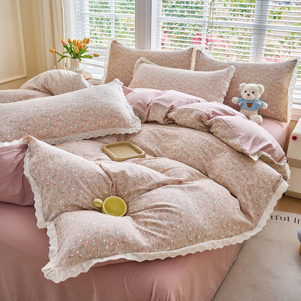 91家纺网 家纺一手货源 找家纺 钰锦珀家纺 2026春夏新款云感皱皱纱镂空花边三件套四件套 浮生若梦