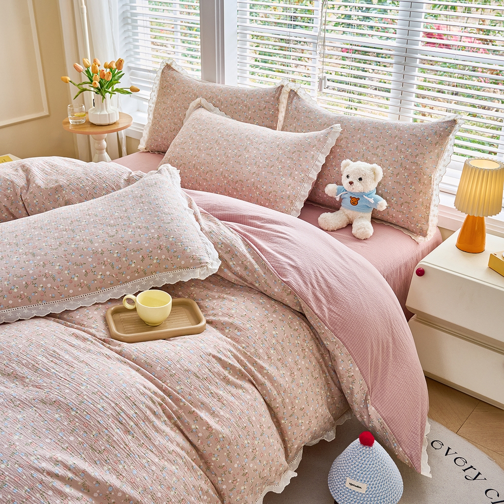 91家纺网 家纺一手货源 找家纺 钰锦珀家纺 2026春夏新款云感皱皱纱镂空花边三件套四件套 浮生若梦