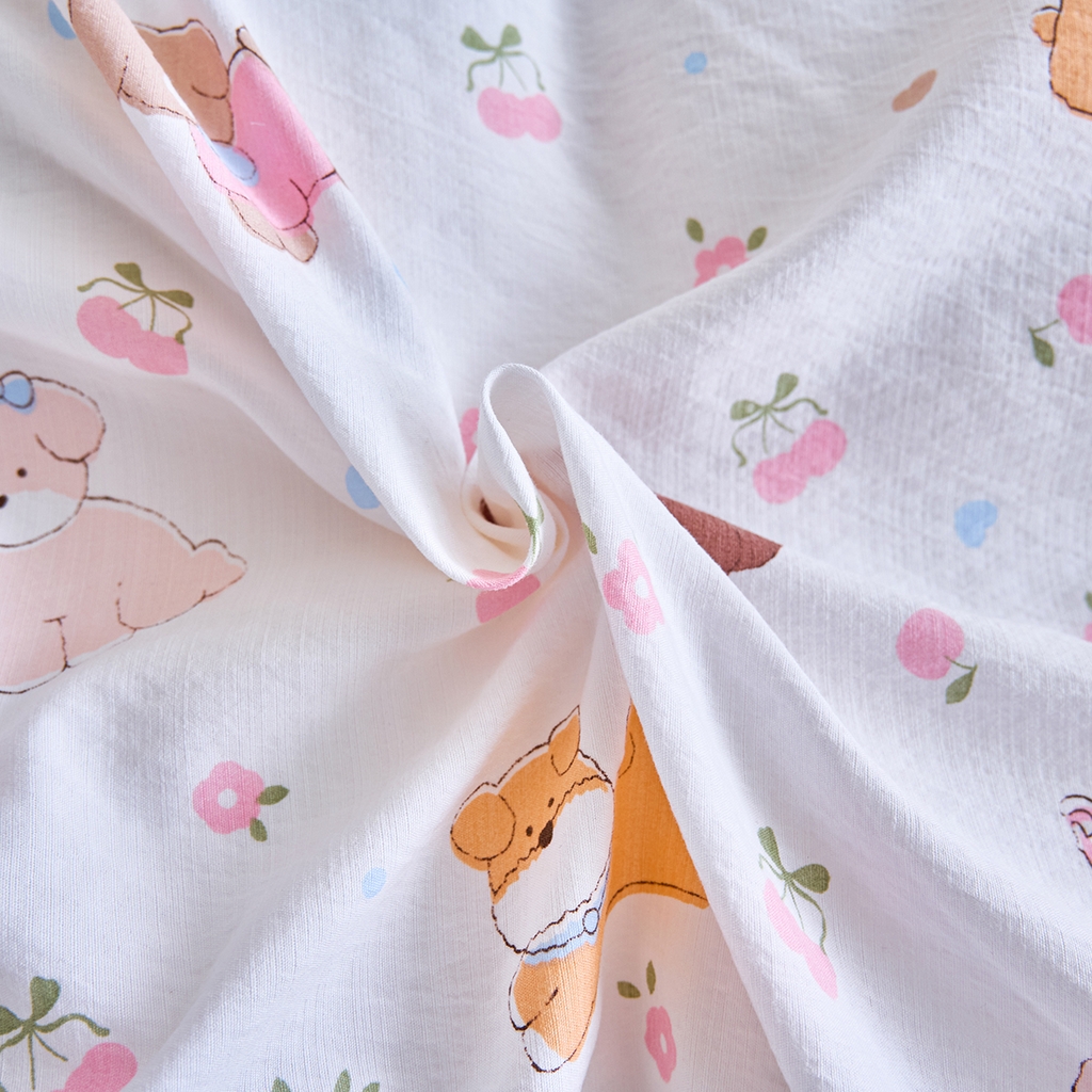 91家纺网 家纺一手货源 找家纺 钰锦珀家纺 2026春夏新款云感皱皱纱镂空花边三件套四件套 狗狗派对