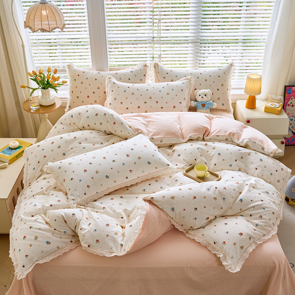 91家纺网 家纺一手货源 找家纺 钰锦珀家纺 2026春夏新款云感皱皱纱镂空花边三件套四件套 奶油蘑菇