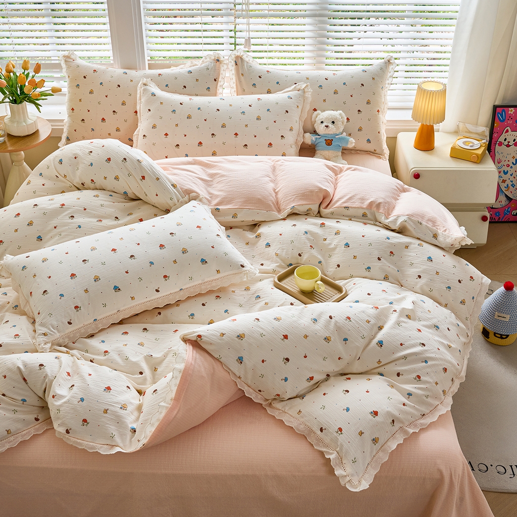 91家纺网 家纺一手货源 找家纺 钰锦珀家纺 2026春夏新款云感皱皱纱镂空花边三件套四件套 奶油蘑菇