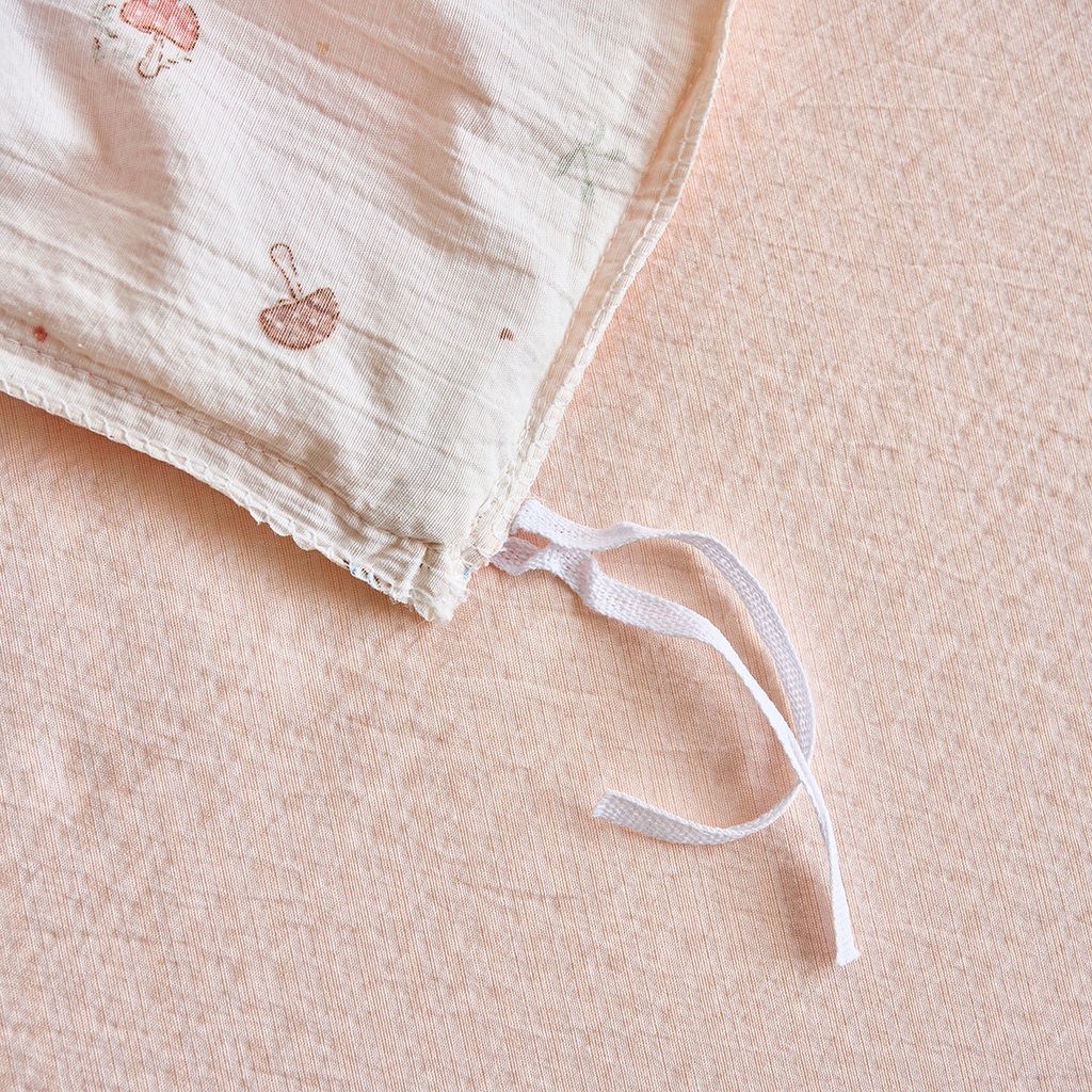 91家纺网 家纺一手货源 找家纺 钰锦珀家纺 2026春夏新款云感皱皱纱镂空花边三件套四件套 奶油蘑菇