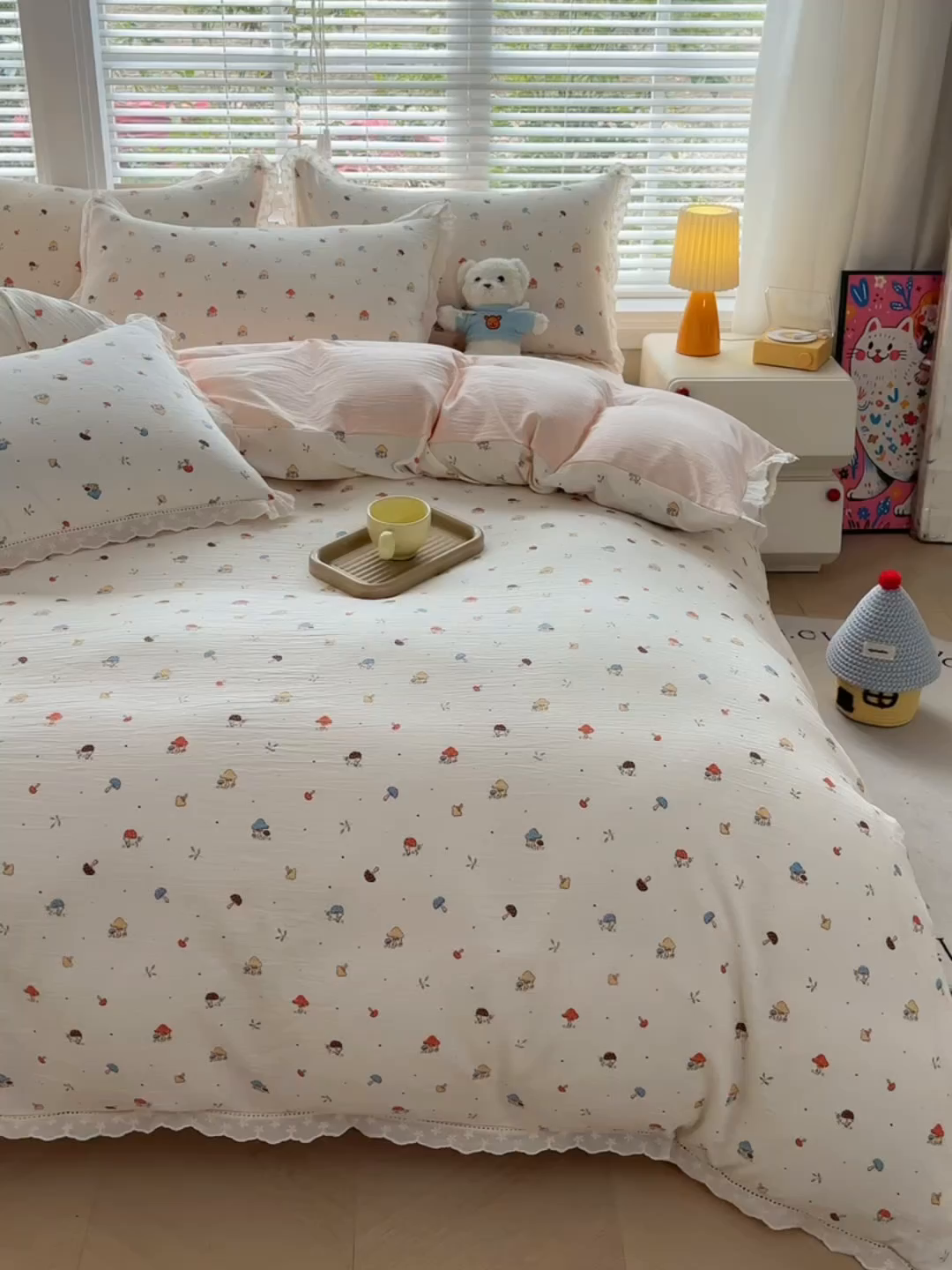 91家纺网 家纺一手货源 找家纺 钰锦珀家纺 2026春夏新款云感皱皱纱镂空花边三件套四件套 奶油蘑菇