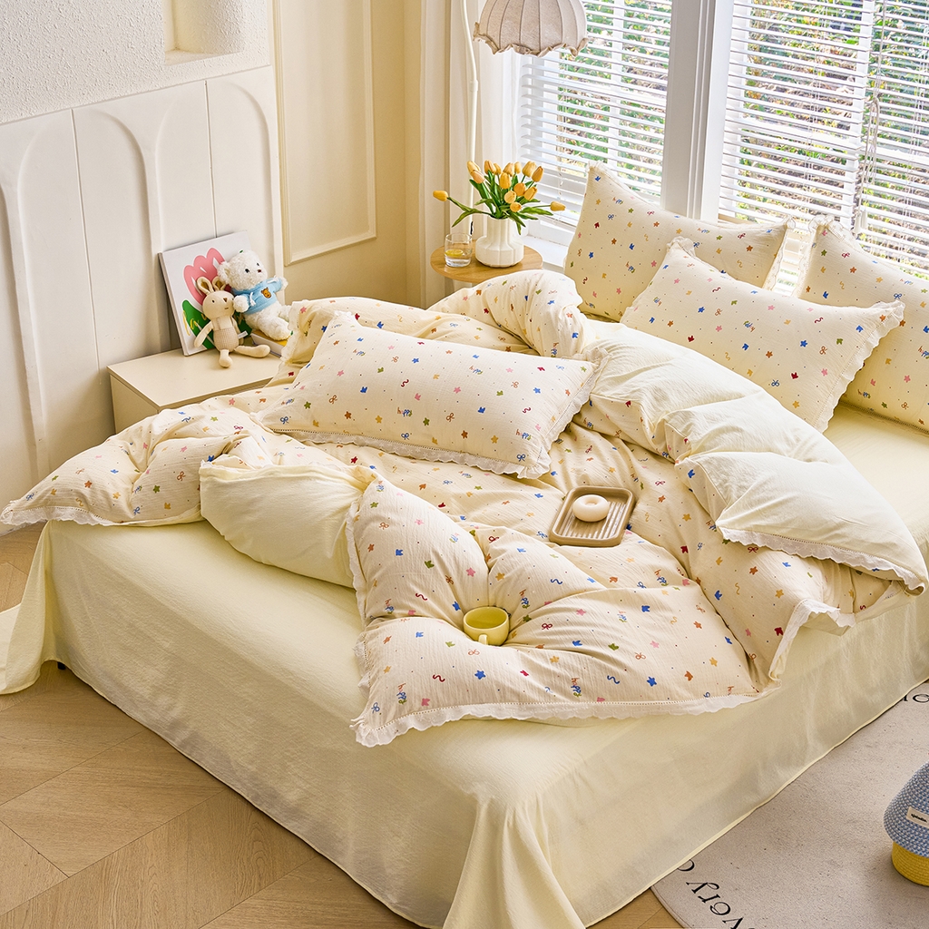 91家纺网 家纺一手货源 找家纺 钰锦珀家纺 2026春夏新款云感皱皱纱镂空花边三件套四件套 奶油芝士