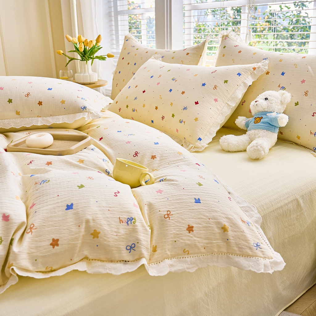 91家纺网 家纺一手货源 找家纺 钰锦珀家纺 2026春夏新款云感皱皱纱镂空花边三件套四件套 奶油芝士