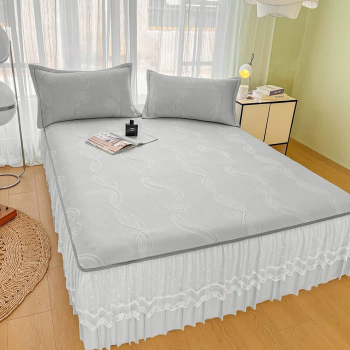 91家纺网 家纺一手货源 找家纺 库里梦家纺 2026新款高克重复合蕾丝花边PE高分子凉席-床裙款 芳菲-灰色