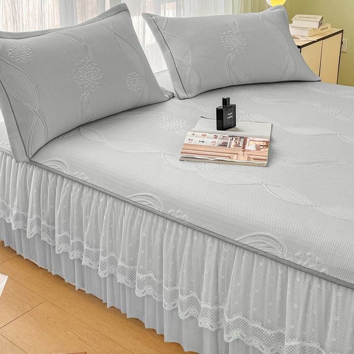91家纺网 家纺一手货源 找家纺 库里梦家纺 2026新款高克重复合蕾丝花边PE高分子凉席-床裙款 芳菲-灰色
