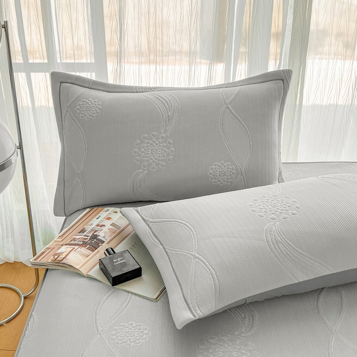 91家纺网 家纺一手货源 找家纺 库里梦家纺 2026新款高克重复合蕾丝花边PE高分子凉席-床裙款 芳菲-灰色